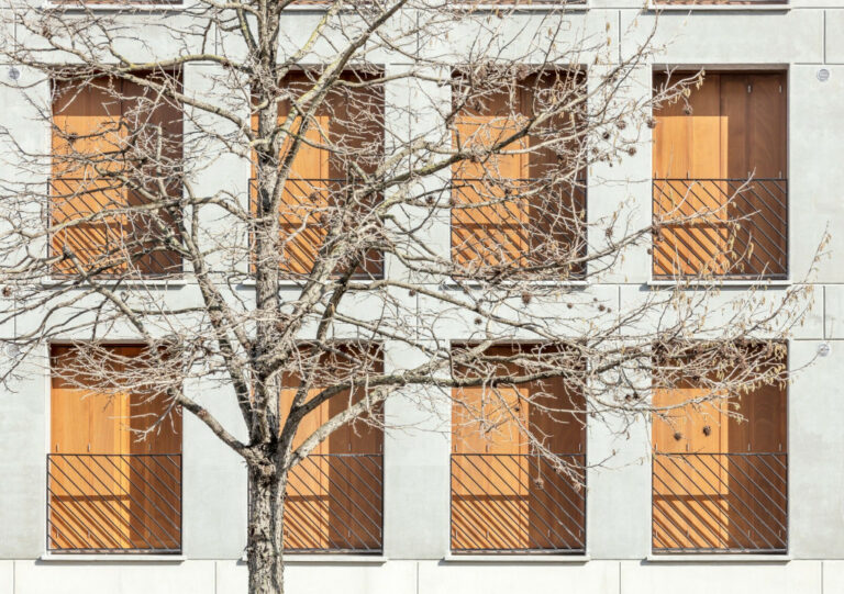 Dualité urbaine, boulevard de Picpus à Paris par MAO