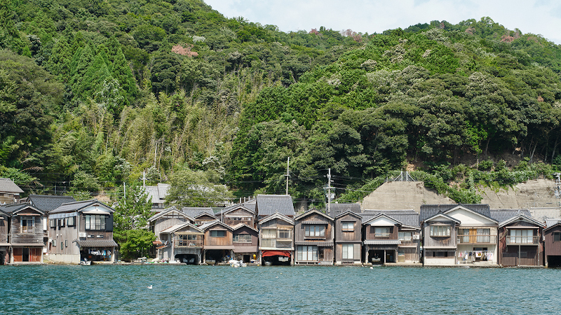 Funaya, ou les Maisons-Bateaux, par Takuji Shimmura