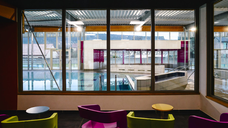 Centro de deportes acuáticos Déville-lès-Rouen diseñado por AP-MA Architecture