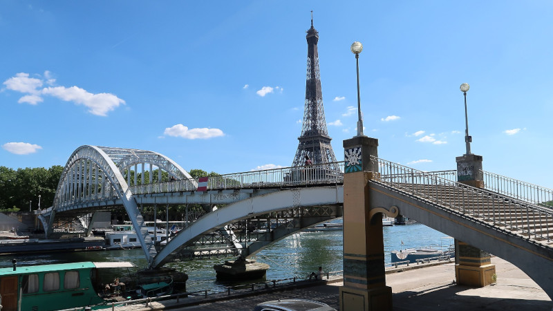 À Paris, le pont d’Iéna déclassé en passerelle : quelle différence ?