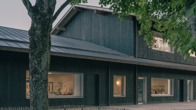 À Tours, école maternelle Jean de la Fontaine signée ALTA