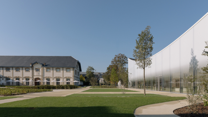 À Reims, 4 rue des Crayères, Maison Ruinart métamorphosée par Sou Fujimoto