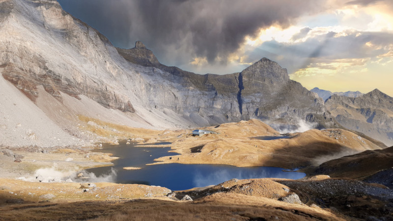 Dans les Pyrénées, refuge de Barroude par Snøhetta