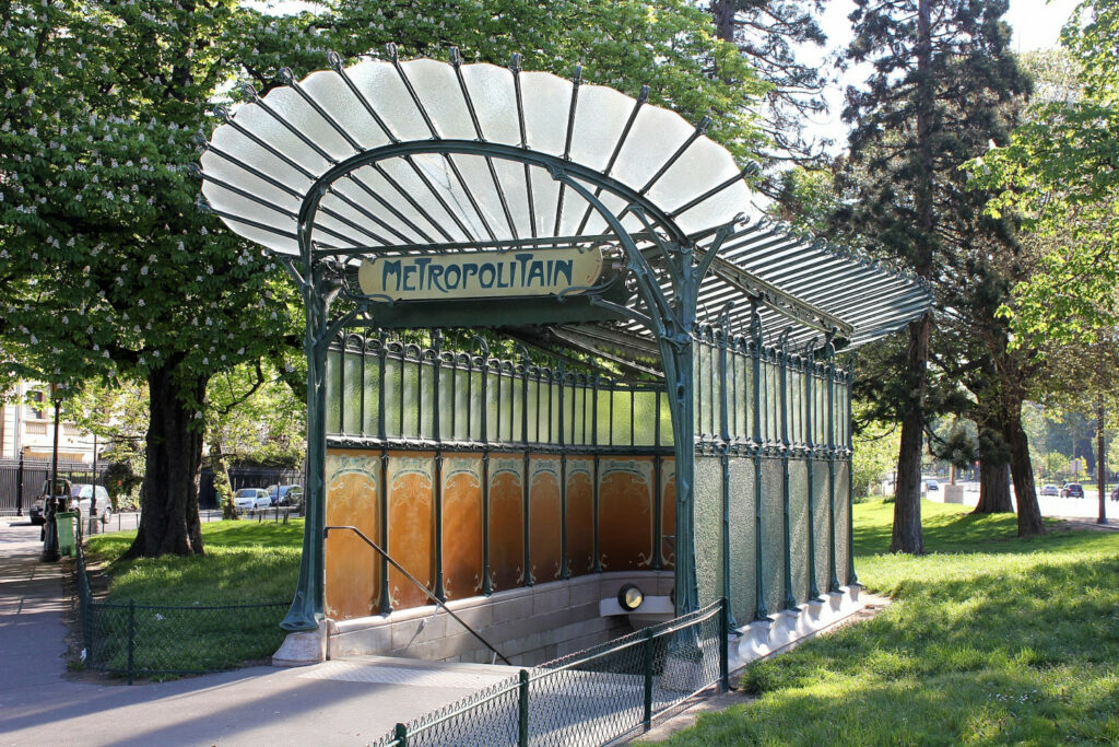  Le métro Guimard 