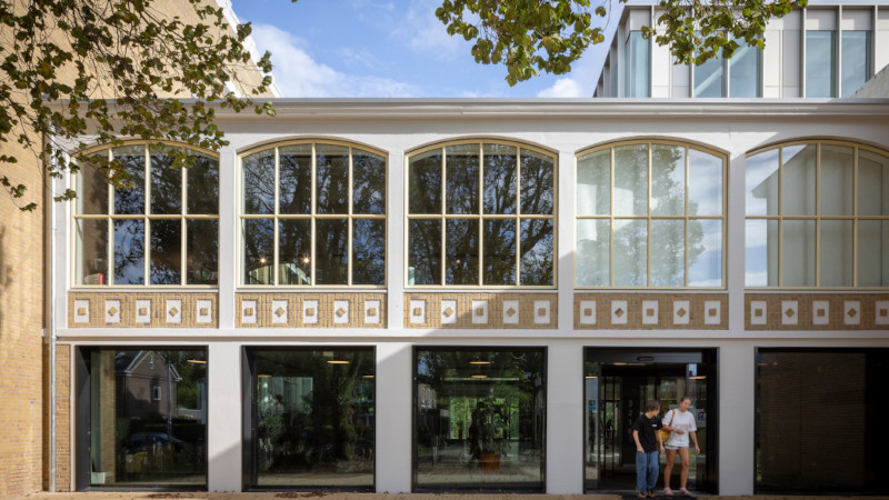 À Eindhoven, extension du lycée Van Maerlant, par cepezed