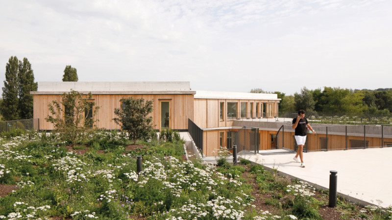 À Vaires-sur-Marne, Maison de la FFCK signée Sanna Baldé