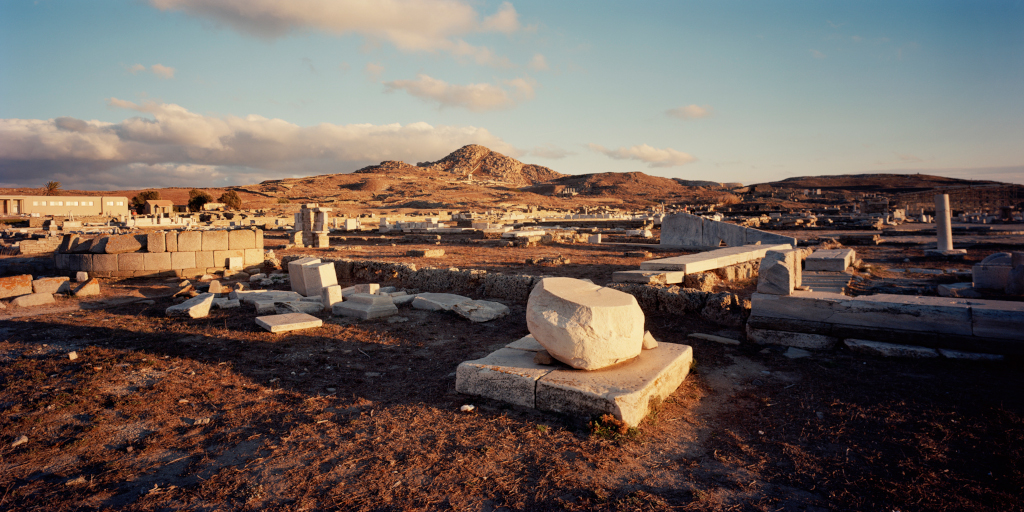 Delos Land adrift