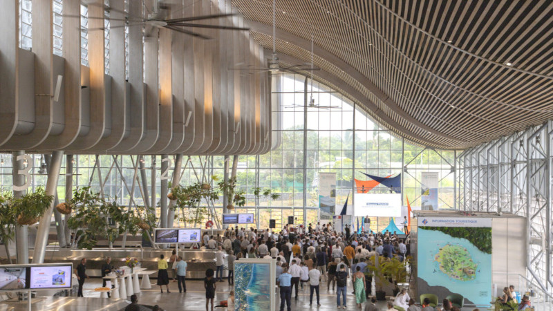 Aérogare de l’aéroport La Réunion Roland Garros, par AIA &amp; OBA