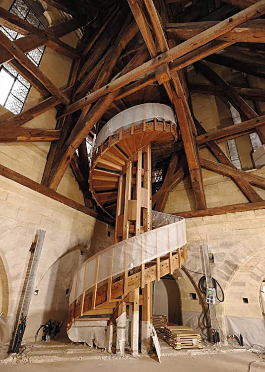 Escalier à Notre-Dame