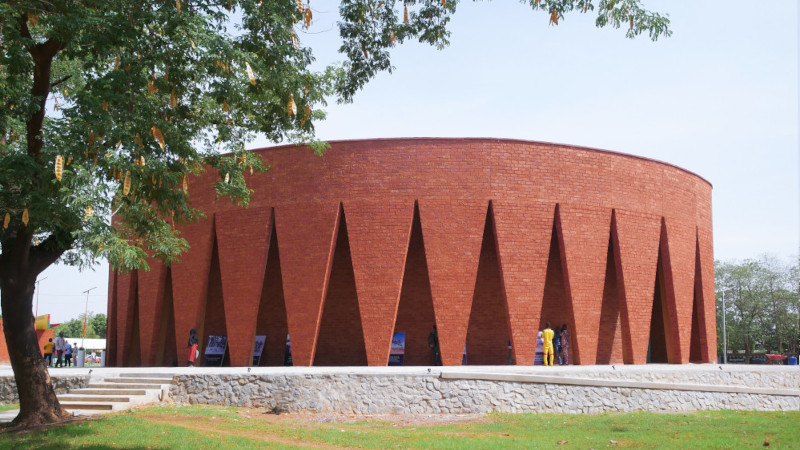 Au Burkina Faso, le mémorial Thomas Sankara, par Kéré Architecture