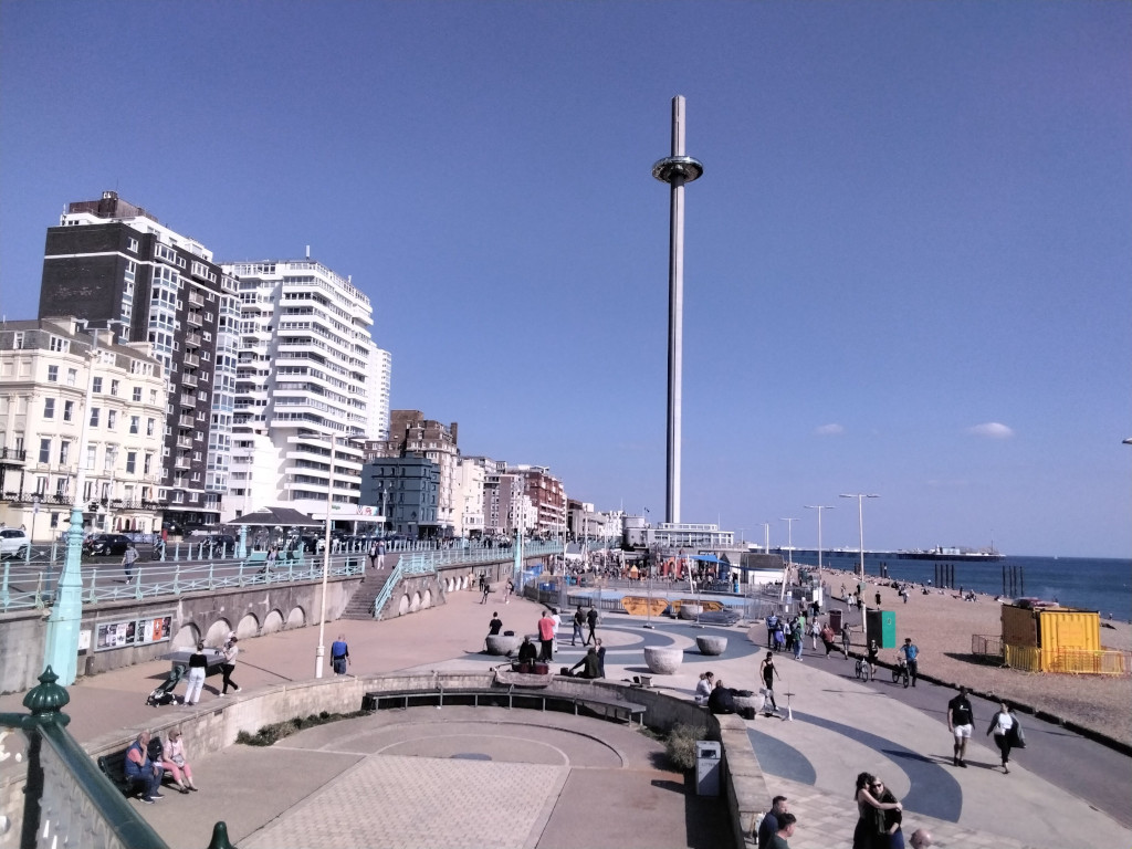 i360 domine Brighton et sa plage