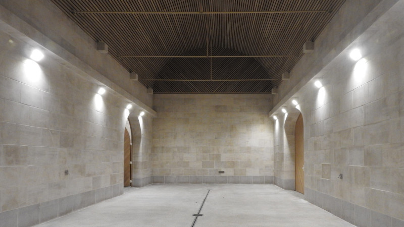 À Puligny-Montrachet, Chai Leflaive par Atelier Perraudin