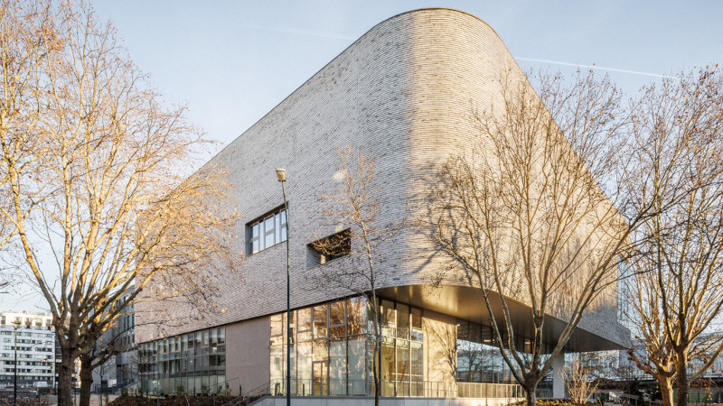 À Colombes, complexe sportif Marie-José Perec par ANMA