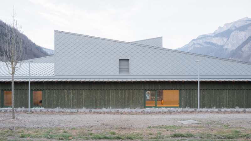 À Sallanches, école de musique, danse et théâtre, par LINK + DLD