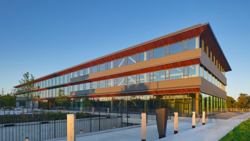 À Toronto, siège social par Moriyama Teshima Architects