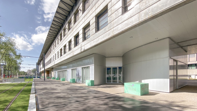 À Villeurbanne, La Maison des Étudiants de La Doua par Chaveneau Ohashi