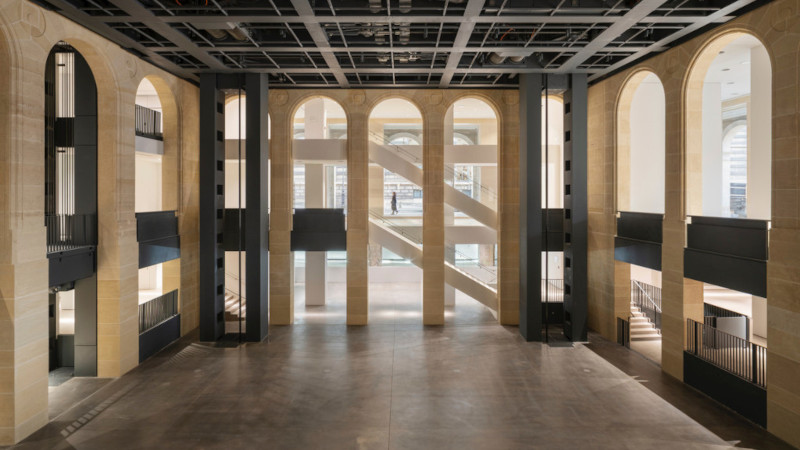 Fondation Cartier, bras de fer