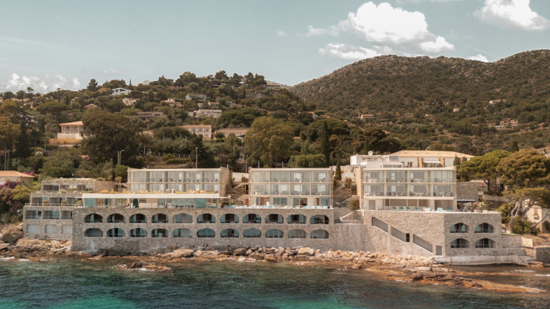 Au Lavandou, l’hôtel Les Roches par PietriArchitectes