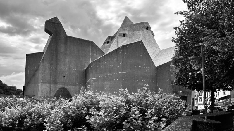 Voyage en brutalisme ou béton en majesté…