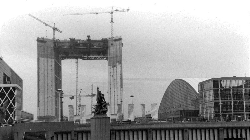 Le Cube : qui a eu la peau de la Grande Arche ?