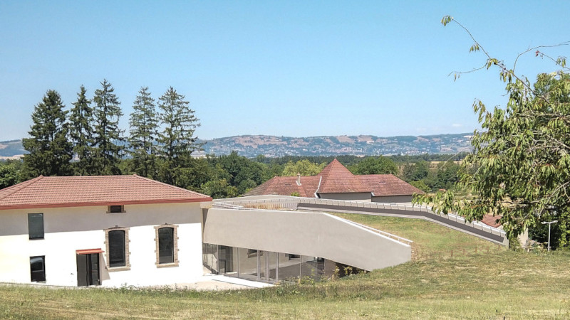 À Châtenay, un pont et un pré par Boris d'Archi, avec SPACES
