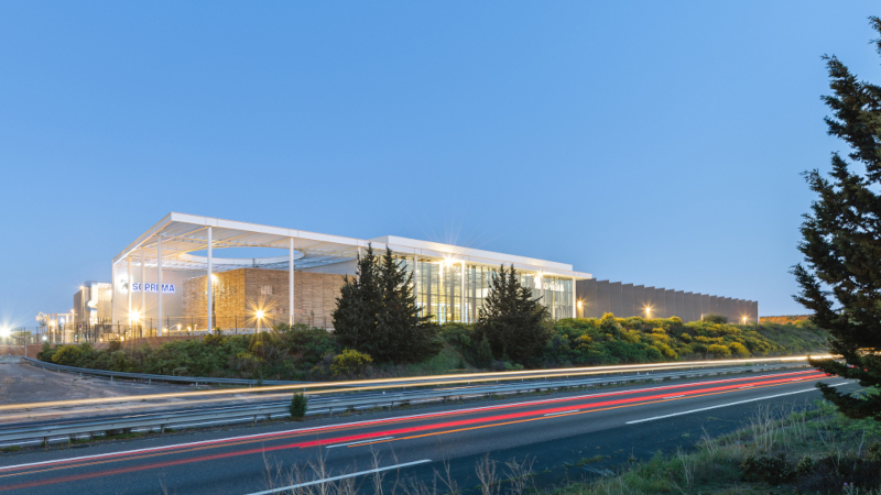 À Saint-Gilles, une usine de fabrication d’isolant par Atelier A+