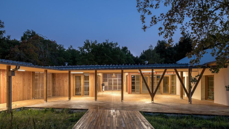 À Limoges, un centre de loisirs signé r2k et Atelier Quatre