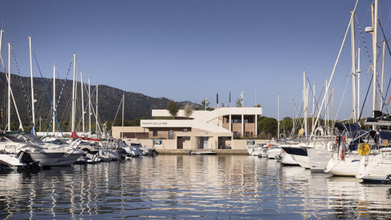 À Argelès-sur-Mer, maison de la mer, par Ateliers A+
