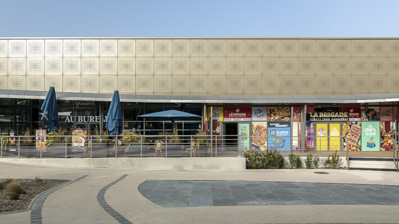 À Blagnac, « Effet bombé » pour LA COSINA par ADERI Architectes