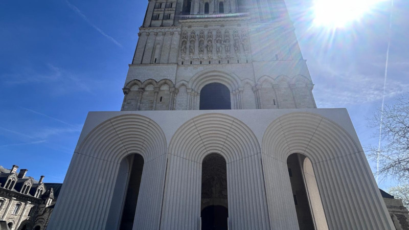 Kuma et la cathédrale d’Angers : une ogive vidée de son sens