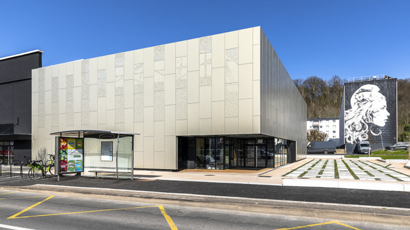 À Périgueux, le Sans Réserve (SMAC) par EYE + LH
