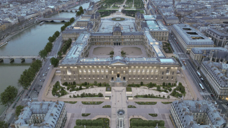 Le Louvre Vue Aérienne Axe historique