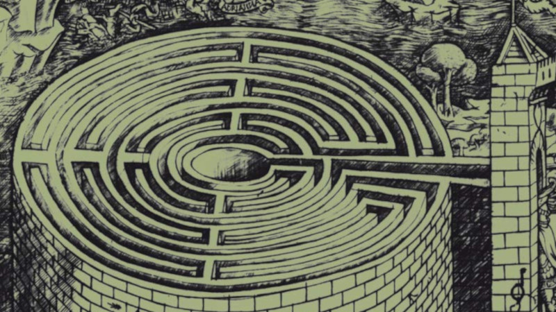 Le plus grand musée du monde face au plus grand labyrinthe de l’État