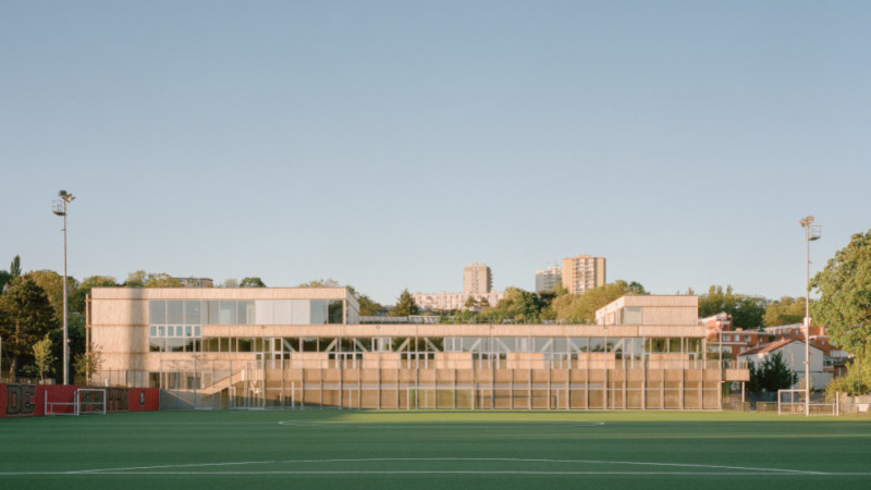 À Pantin, Halle sportive Rebecca Cheptegei par Atelier Ramdam