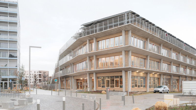 À Nanterre, groupe scolaire Yvonne Kerzrého par Sam architecture