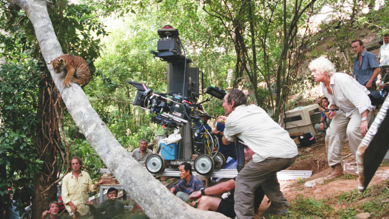 Le chantier invisible : Jean-Jacques Annaud ou la défense du métier
