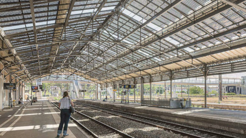 À Angoulême, grande halle voyageurs photovoltaïque, par AREP