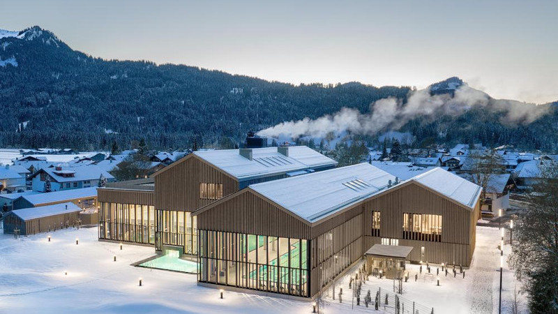 À Oberstdorf, les nouveaux thermes par Auer Weber