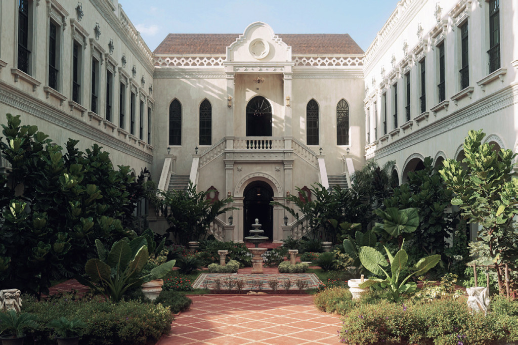 Maison Mystique