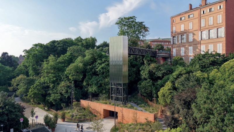 À Montauban, ascenseur urbain par Collection Architectes
