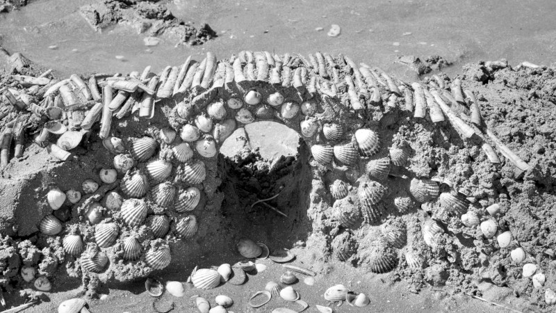 Chronique de sable – Hugh Dutton : un pont et une voûte, sinon rien…