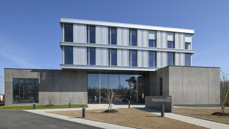 À Cernay, siège social d’Endress+Hauser France par OSLO