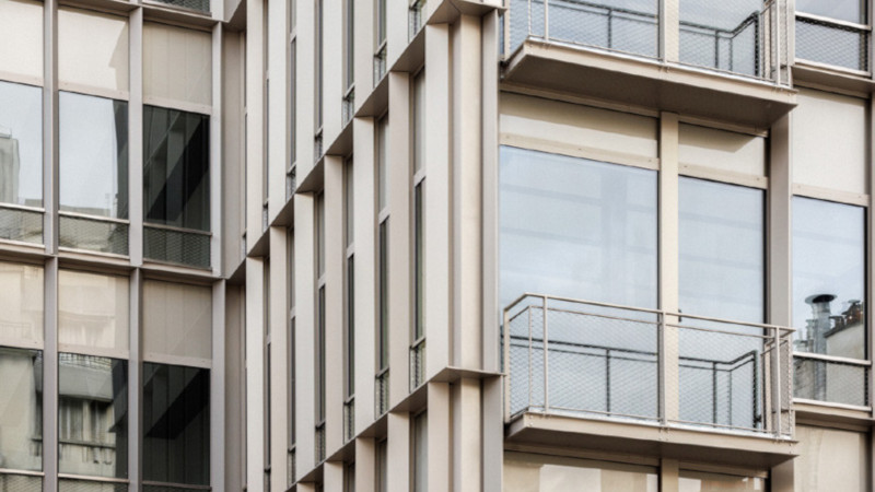 À Paris, rénovation d’un immeuble de bureaux de Zehrfuss par LBBA